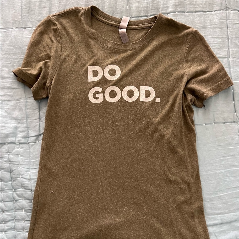 Cotopaxi Do Good graphic t-shirt